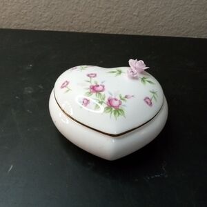 EXQUISITE Towle Bone China 4" Heart Shaped Trinket Holder